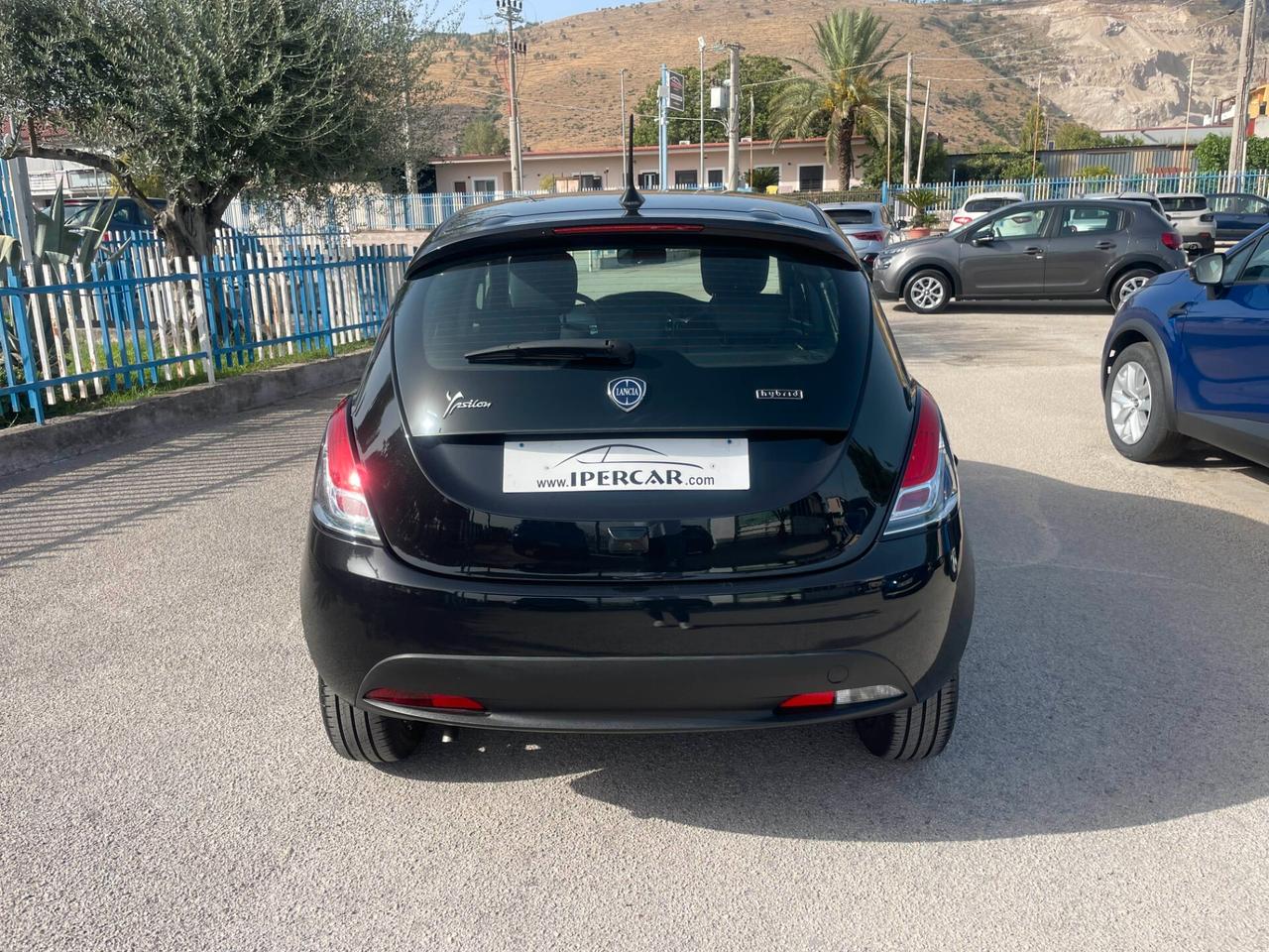 Lancia Ypsilon 1.0 FireFly 5 porte S&S Hybryd Gold