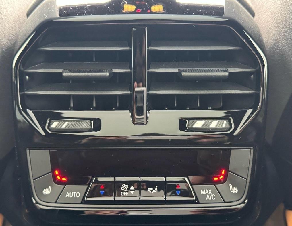 Bmw IX M70