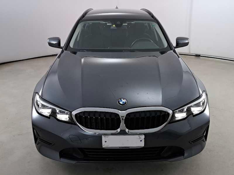 BMW 318 48V Business Advantage Touring auto