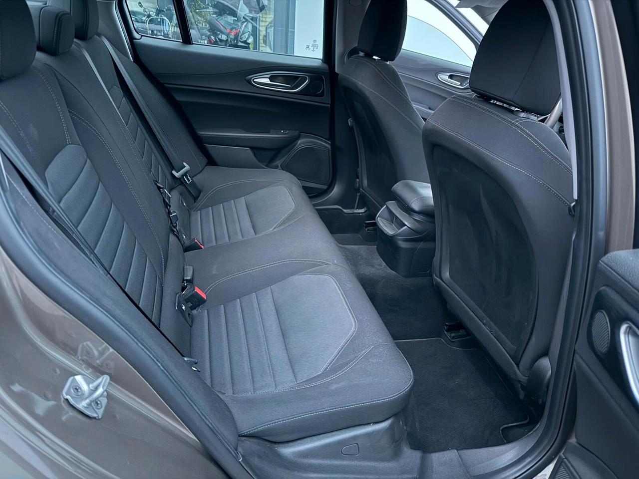 Alfa Romeo Giulia 2.2 Turbodiesel 160 CV AT8 Business