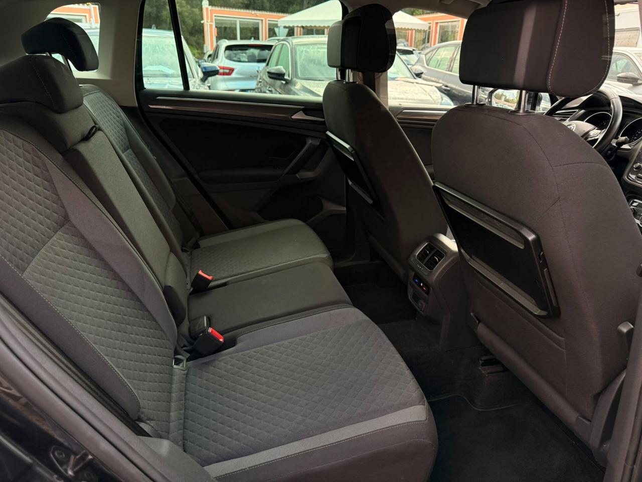 Volkswagen Tiguan 2.0 TDI SCR DSG Business BlueMotion Technology