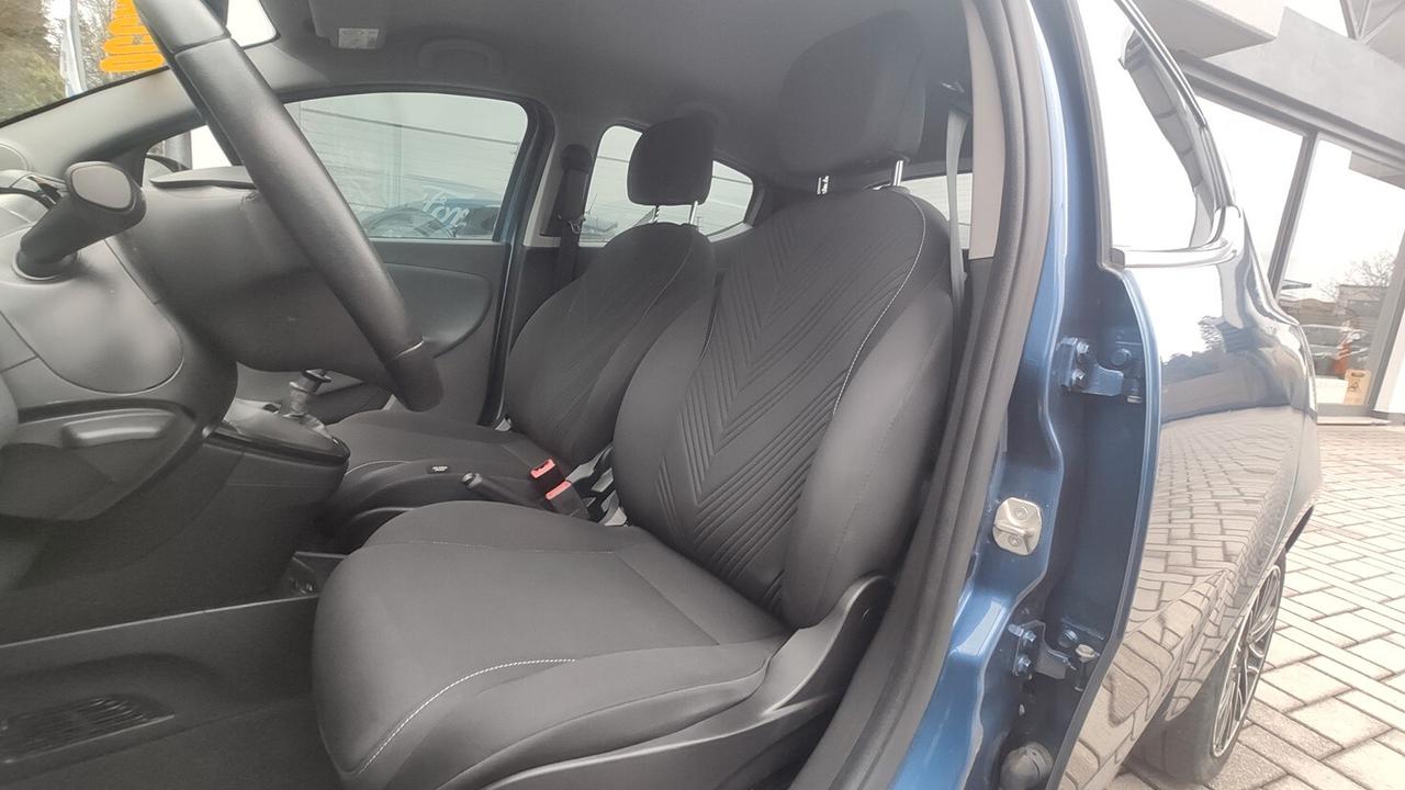 Lancia Ypsilon 1.0 FireFly 5 porte S&S Hybrid Ecochic Gold