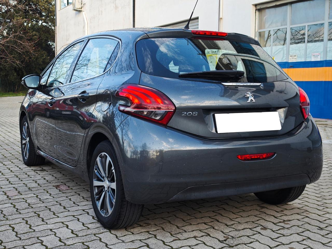 Peugeot 208 1.6 HDi 75CV