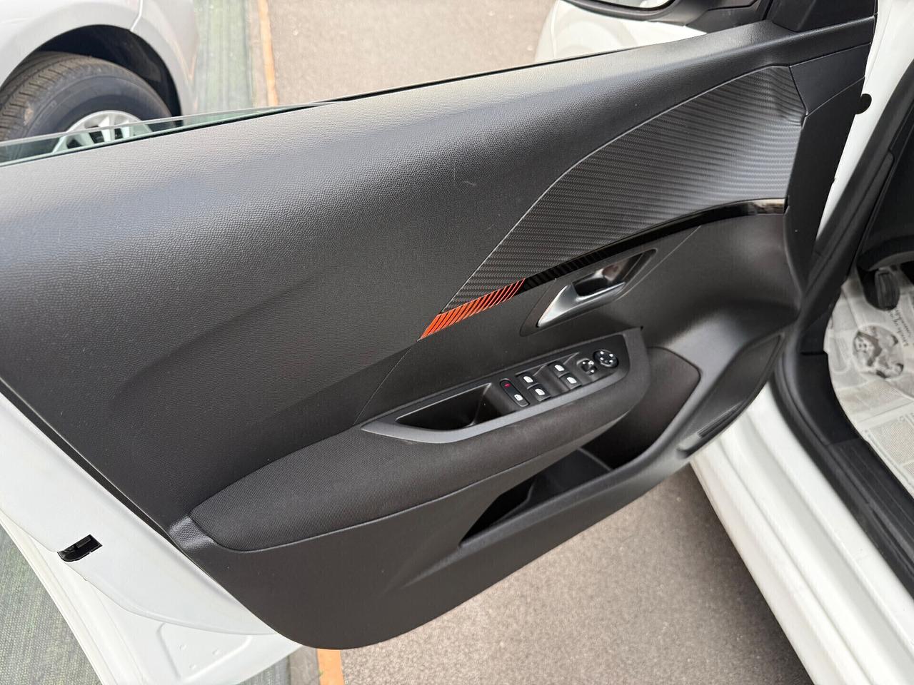 Peugeot 208 1.2benzina - 2020