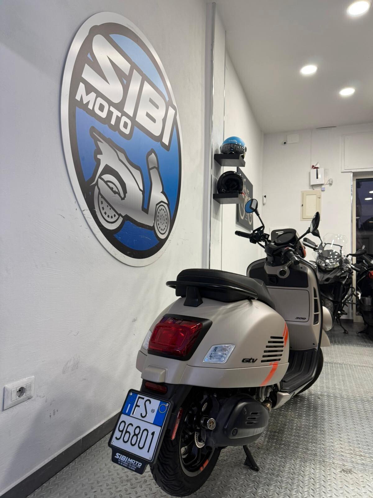 Piaggio Vespa 300 GTV