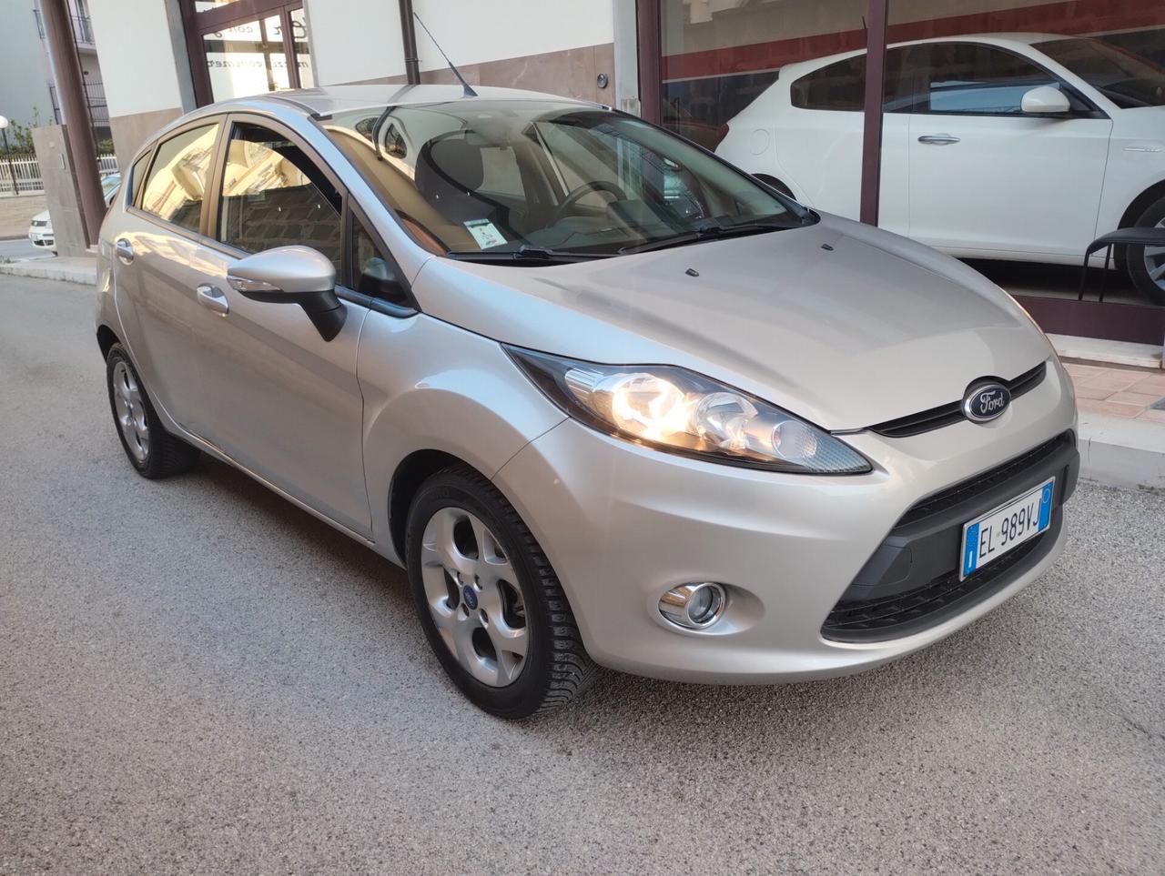 Ford Fiesta 1.4 TDCi 70CV 5 porte Titanium
