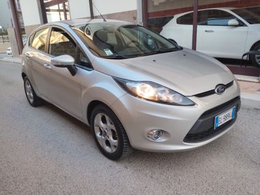 FORD FIESTA 1.4 – NEOPATENTATI – DISTRIBUZIONE NUOVA – PRONTA ALL’USO