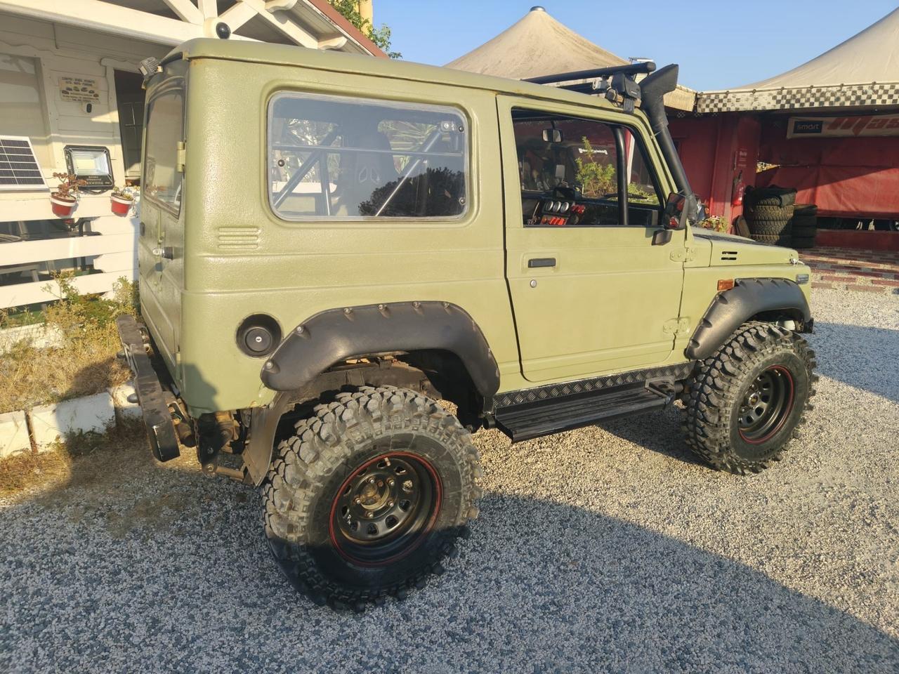 Suzuki Santana Samurai sj 413