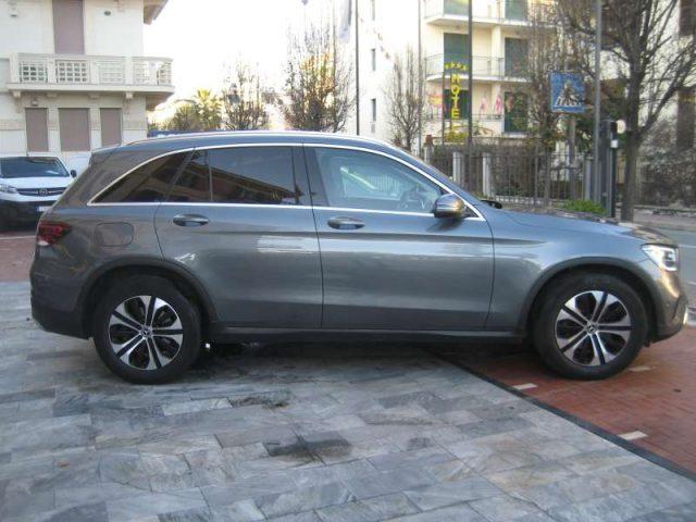 MERCEDES-BENZ GLC 220 D 4MATIC SPORT