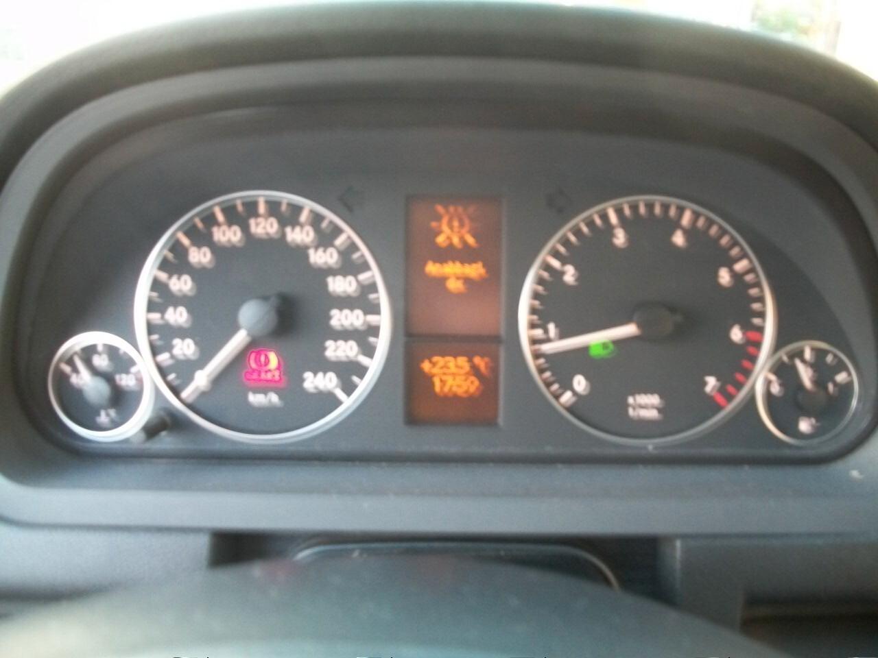 Mercedes-benz A 160 SI NUOVI PATENTATI GARANZIA UN ANNO KM 149300 BENZINA CC 1468HP95