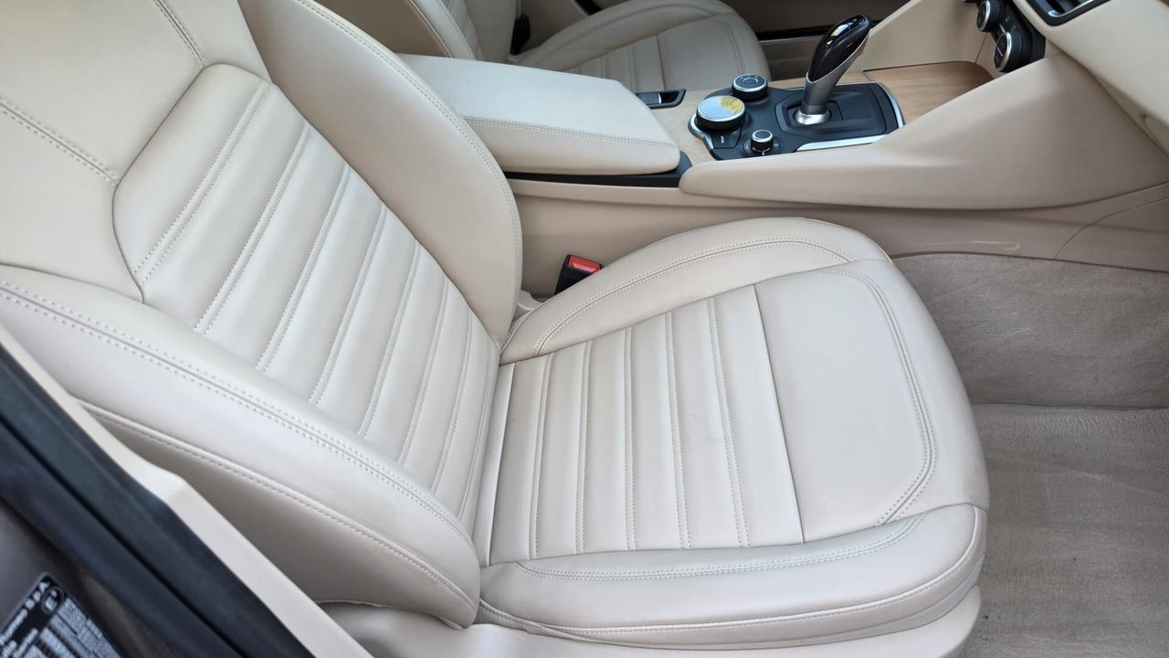 Alfa Romeo Giulia 2.2 Turbodiesel 180 CV Business Sport UNICO PROPRIETARIO