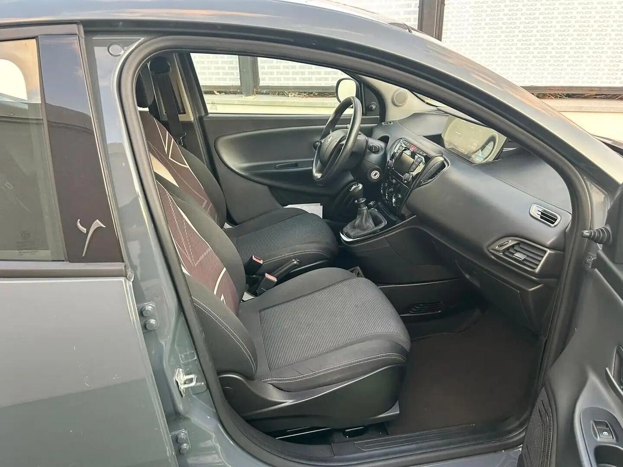 Lancia Ypsilon 1.2 Gold ecochic Gpl 69cv my16