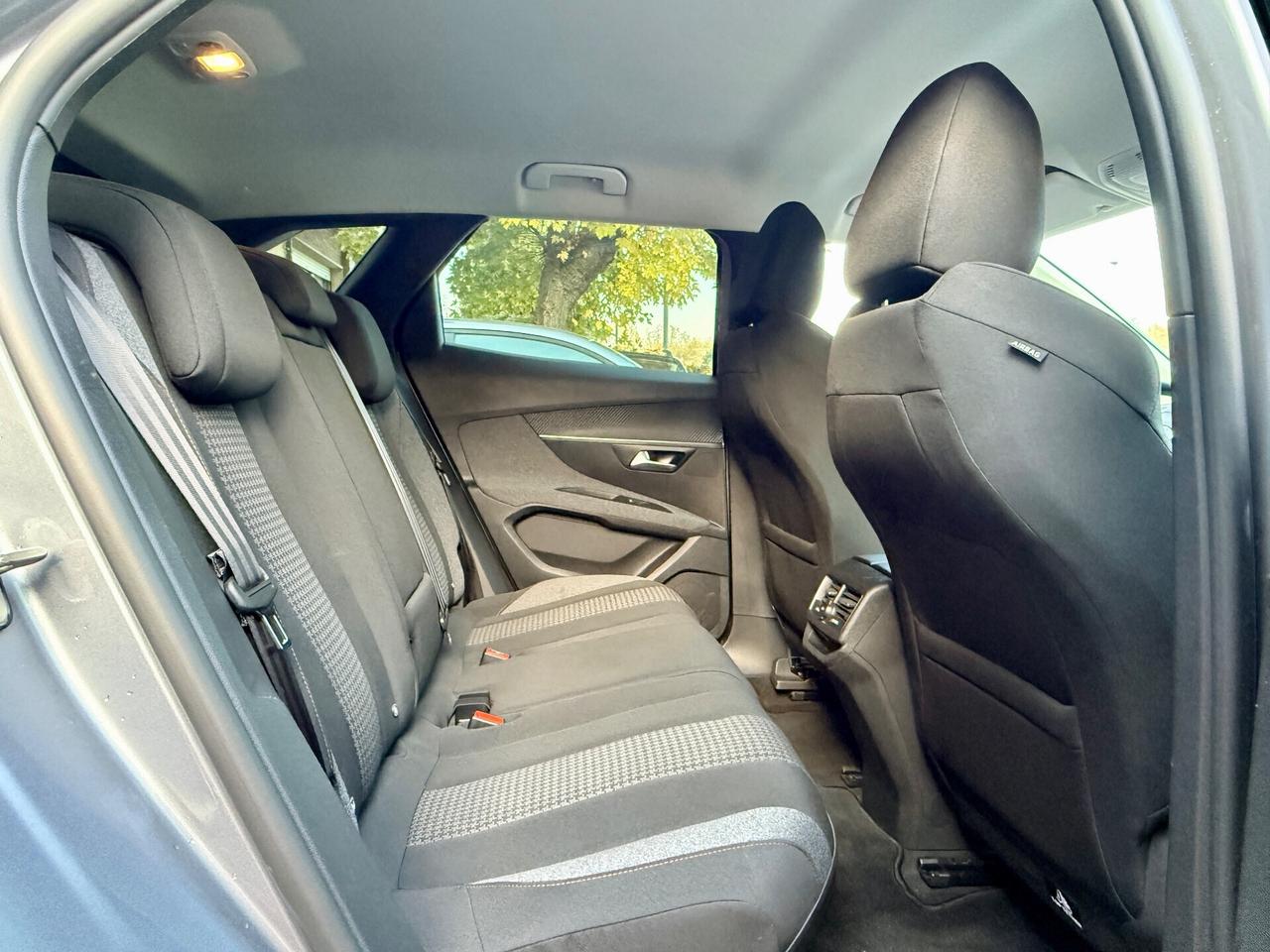 Peugeot 3008 BlueHDi 130 S&S EAT8 Active pack