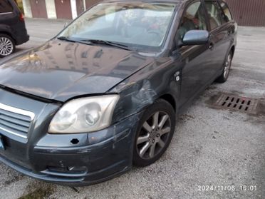 Toyota Avensis 2.0 D-4D 16V Station Wagon