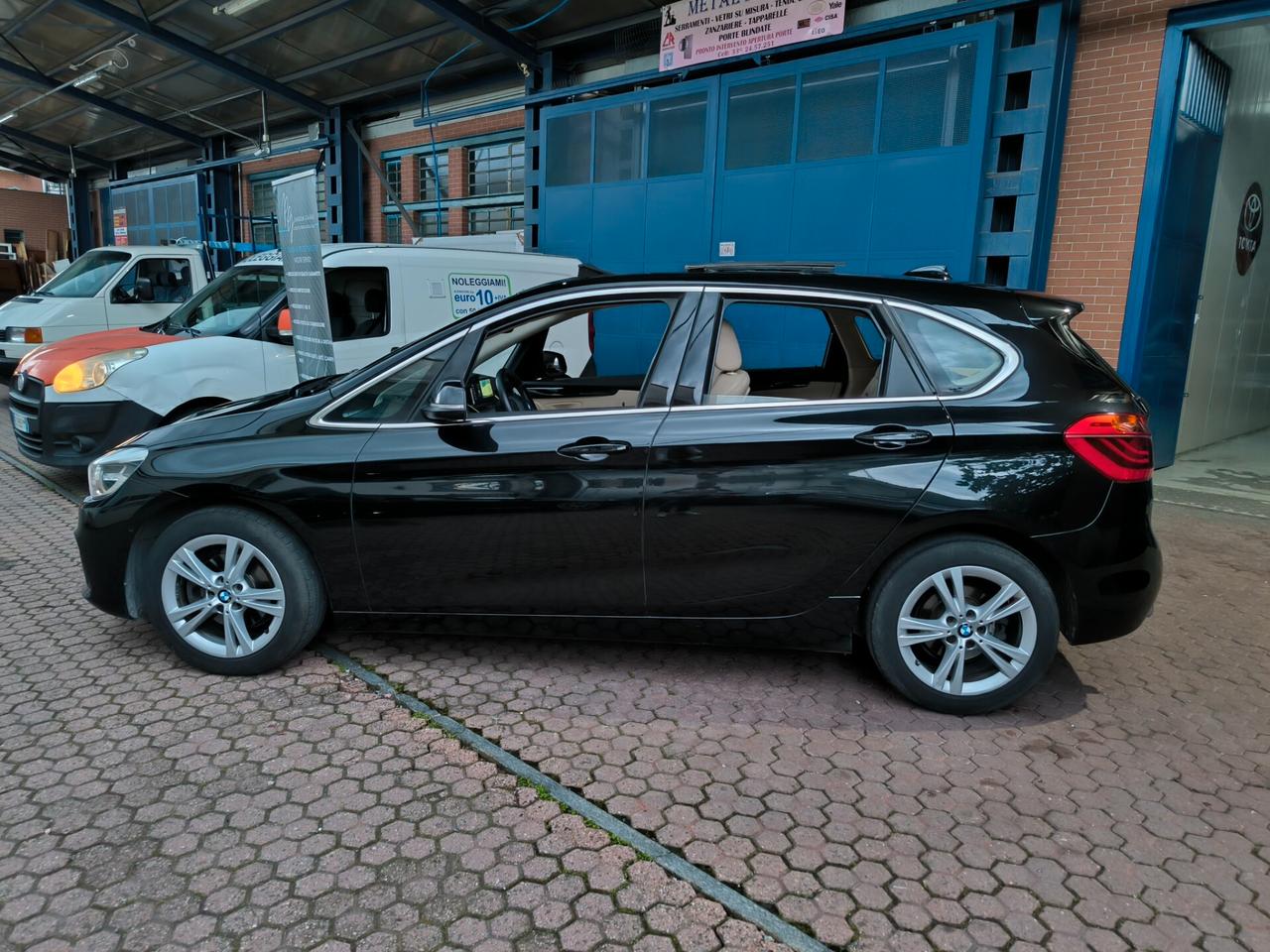 Bmw 2er Active Tourer 218i 135CV Luxury 2017 TETTO APRIBILE