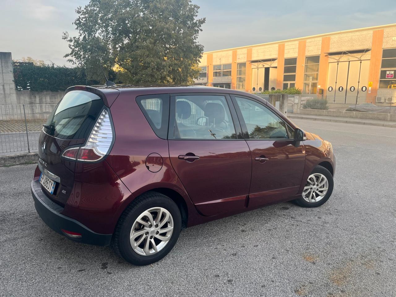 Renault Scenic Scénic XMod 1.5 dCi 110CV EDC Live