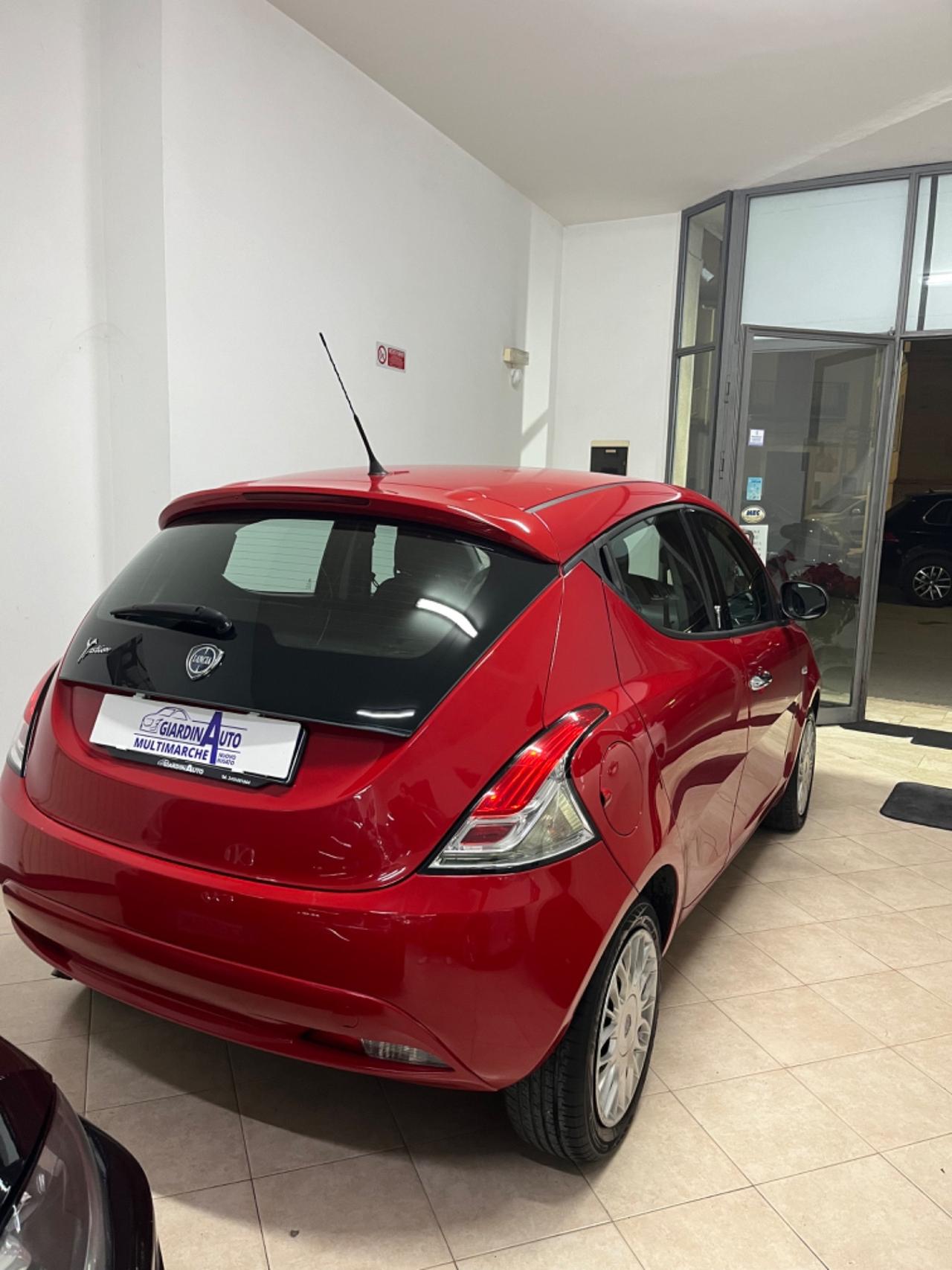 Lancia Ypsilon 1.3 MJT 16V 95 CV 5 porte