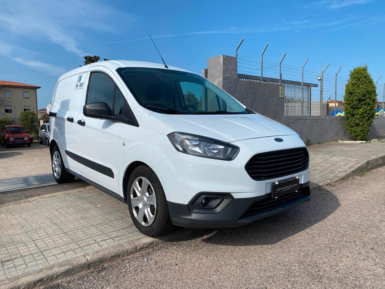 FORD TRANSIT COURIER 27000 KM -COIBENTATO CON ATP