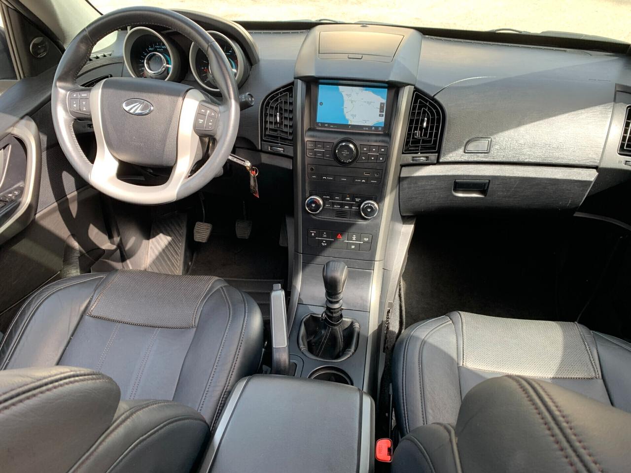 Mahindra XUV500 2.2 16V AWD W10 7 POSTI TETTO APRIBILE