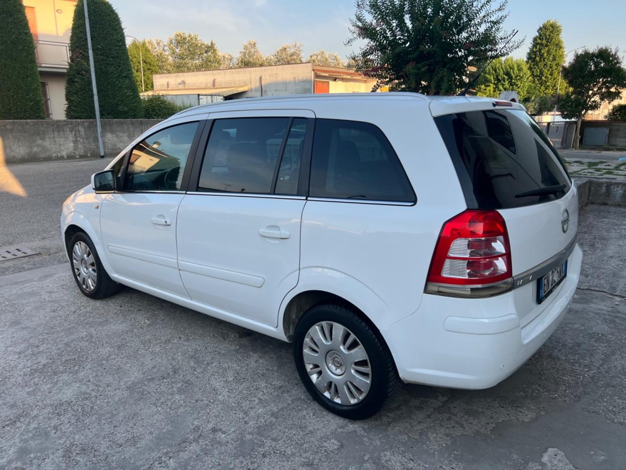 Opel Zafira 1.6 TURBO METANO 2029 7 POSTI 2013