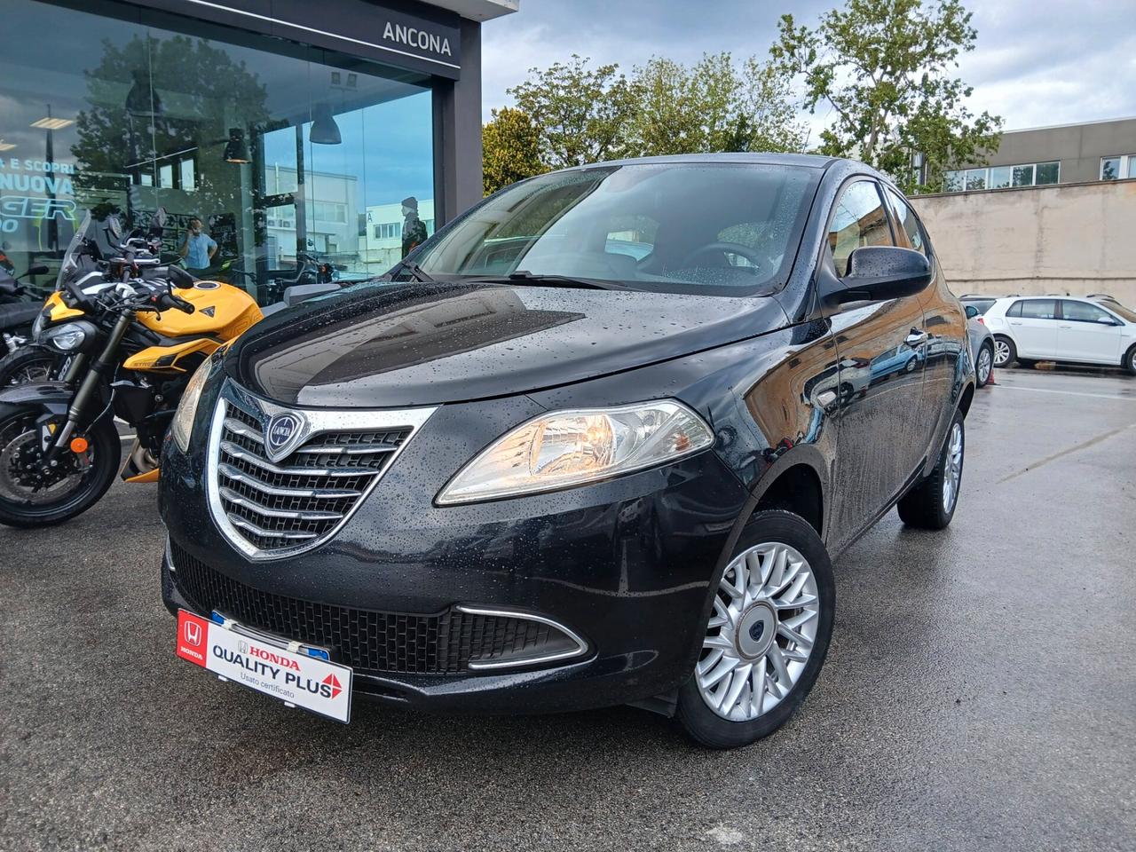 Lancia Ypsilon 0.9 TwinAir 85 CV 5 porte Metano Ecochic Gold