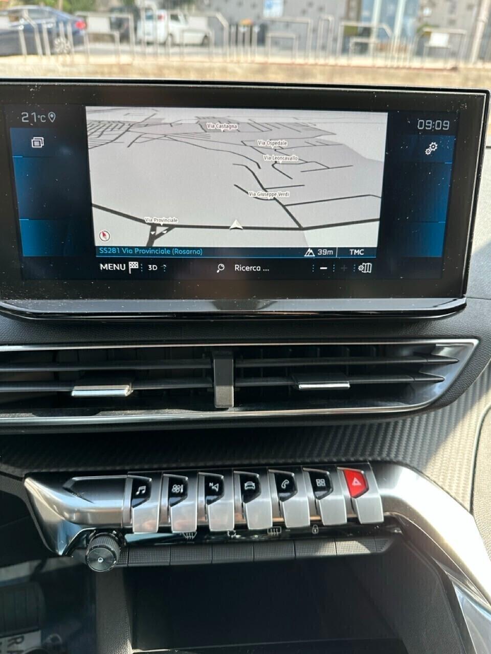 Peugeot 3008 1.5 bluehdi 130CV AT8