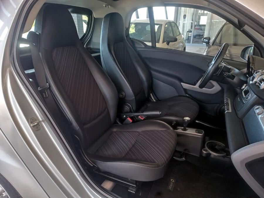 Smart ForTwo 1000 62 kW coupé pulse PERFETTA!