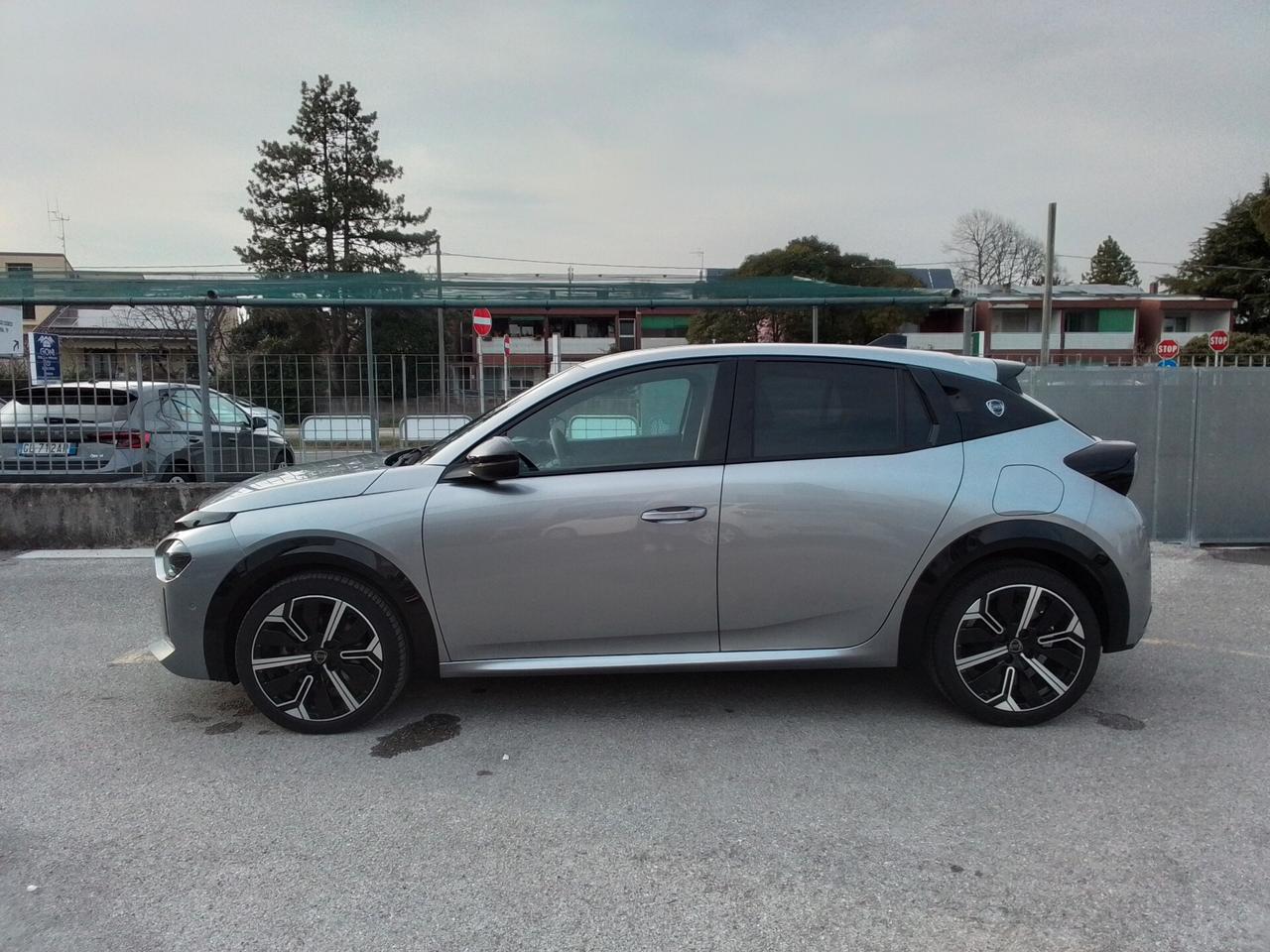 Lancia Ypsilon Hybrid e-DCT LX