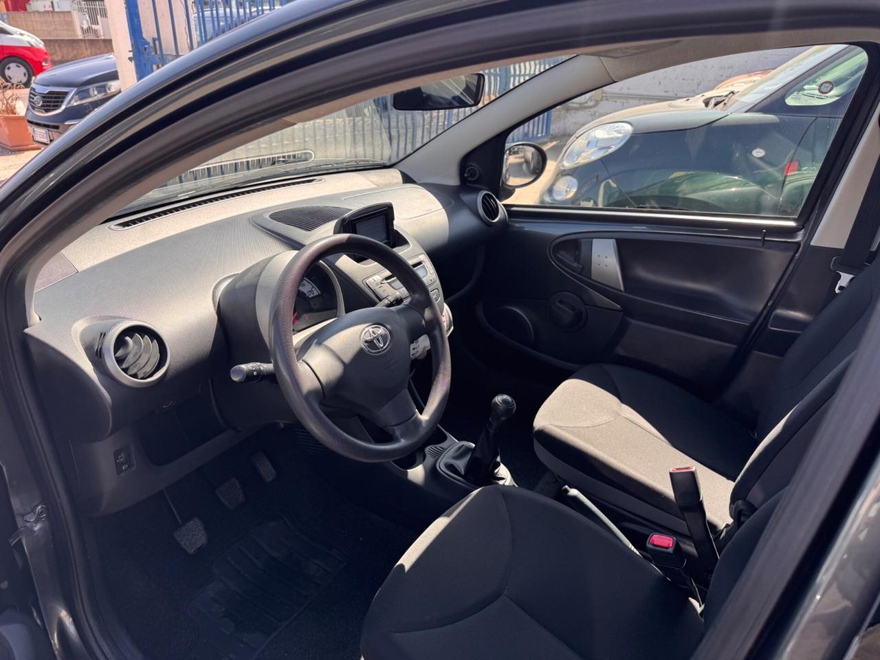 Toyota Aygo 1.0 VVT-i 5 porte “NAVI-LED”