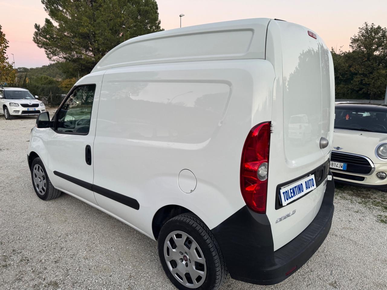 Fiat Doblò 1.4 N.P120Cv 3 posti tetto alto pedana carico