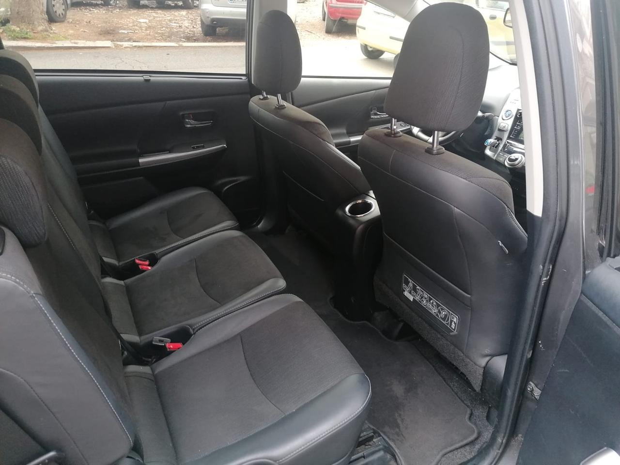 Toyota Prius + 1.8 Hybrid Lounge