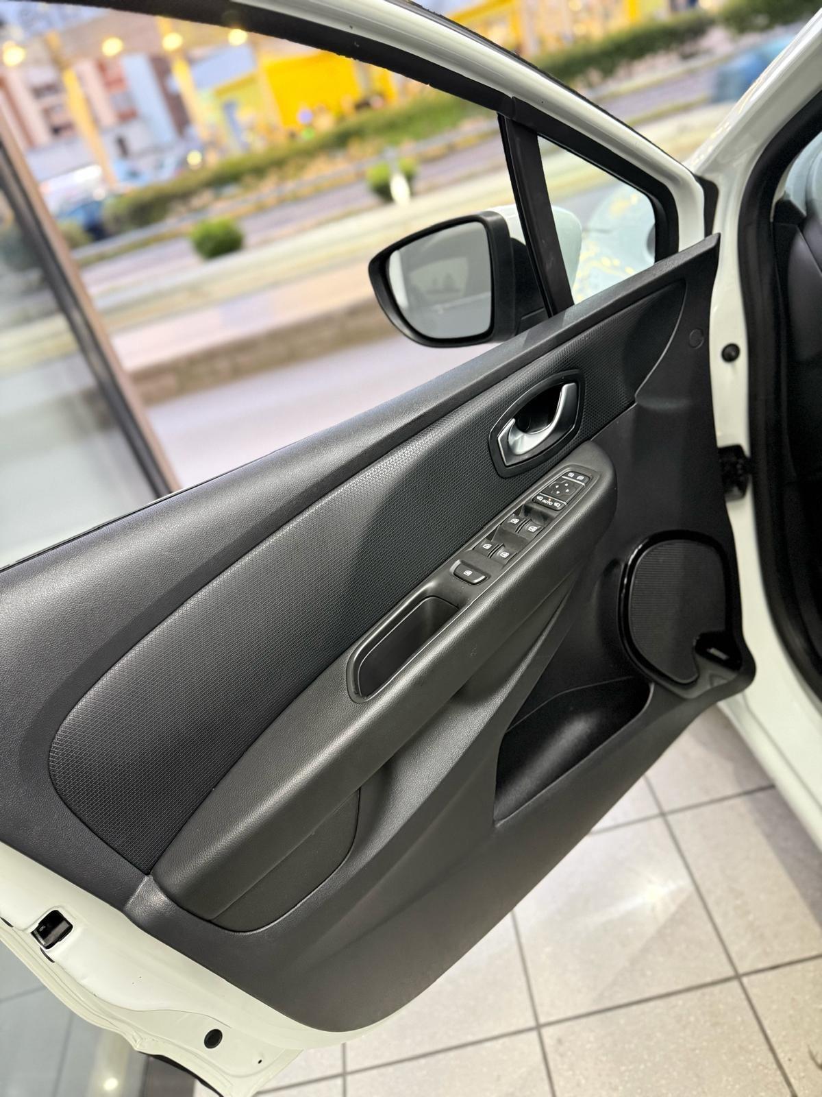 Renault Clio dCi 8V 90CV Start&Stop 5 porte Energy Excite