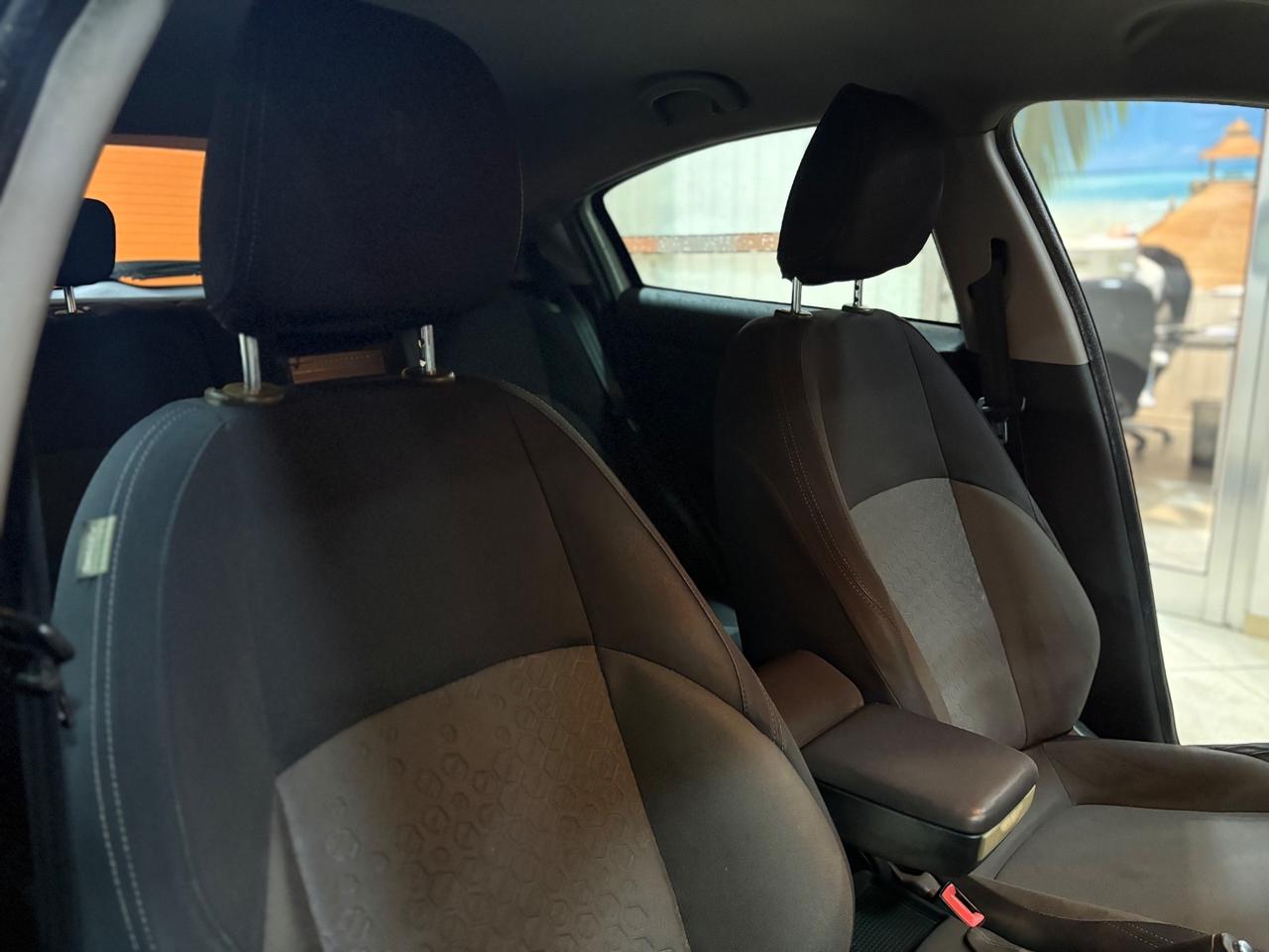 Alfa Romeo Giulietta 1.4 Turbo 120 CV GPL Distinctive permute finanziamenti