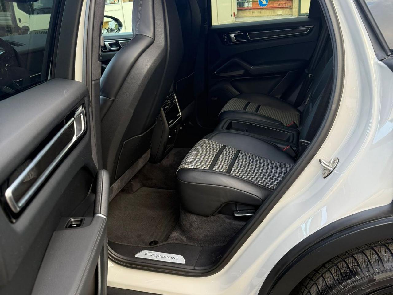 Porsche Cayenne 3.0 E-Hybrid #7729