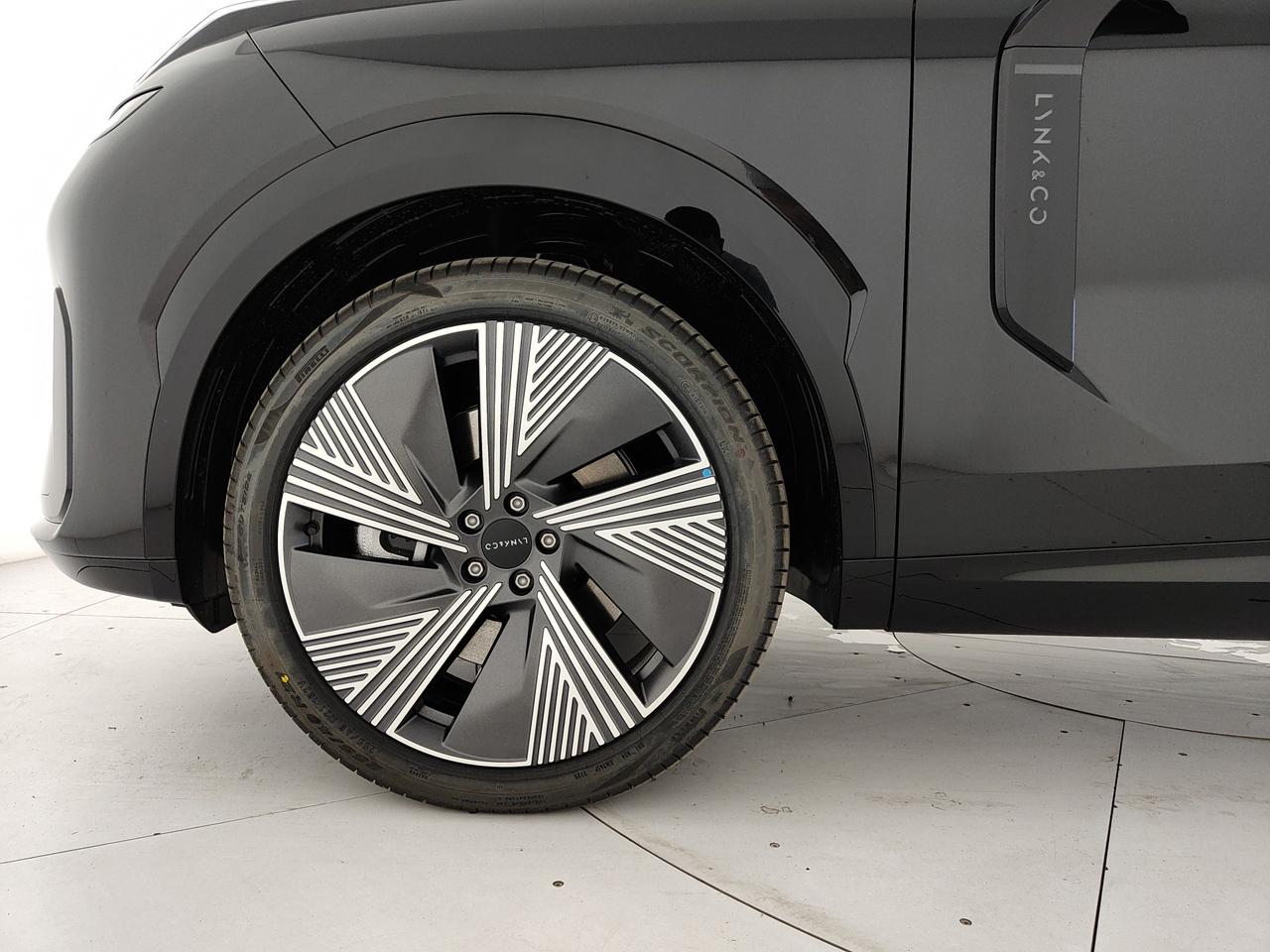 LYNK&CO 08 MORE