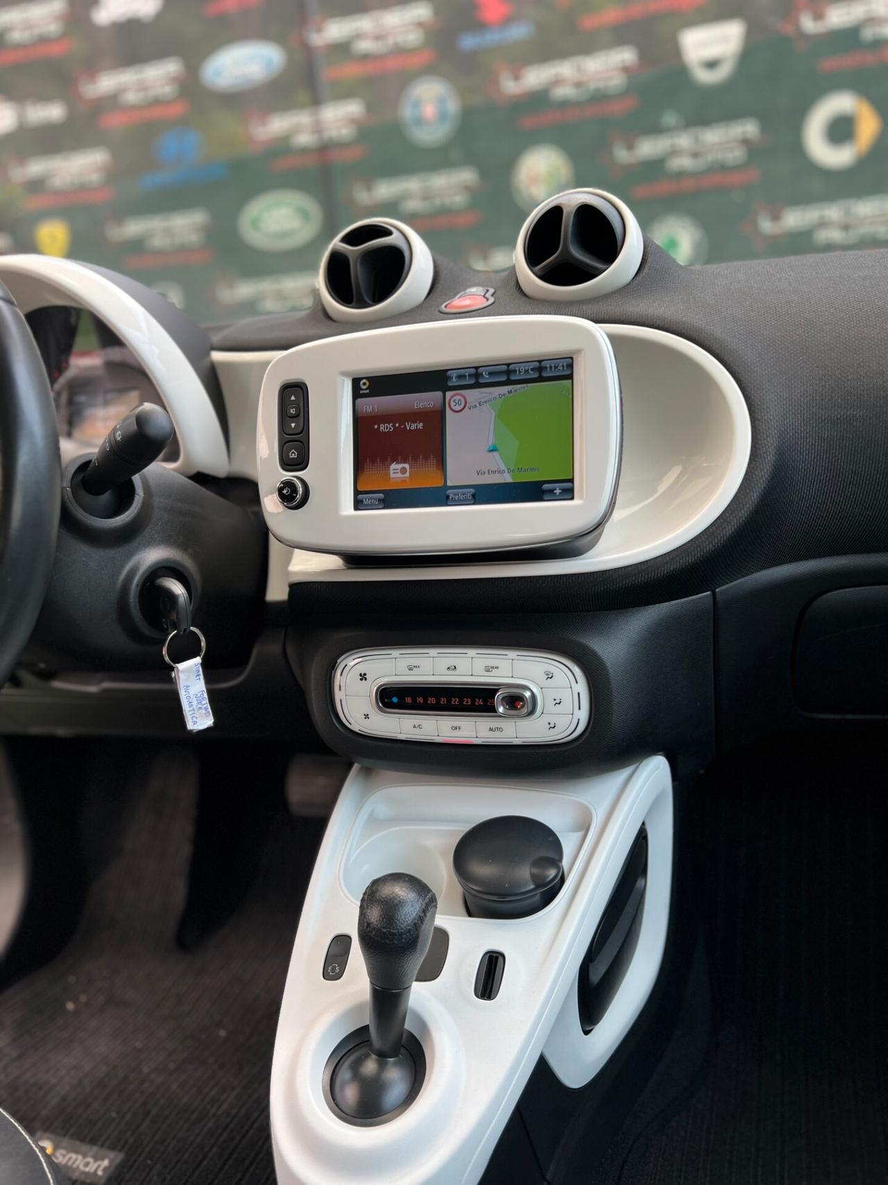 Smart ForTwo 1.0 71 cv Navigatore - Bracciolo - Cambio Automatico