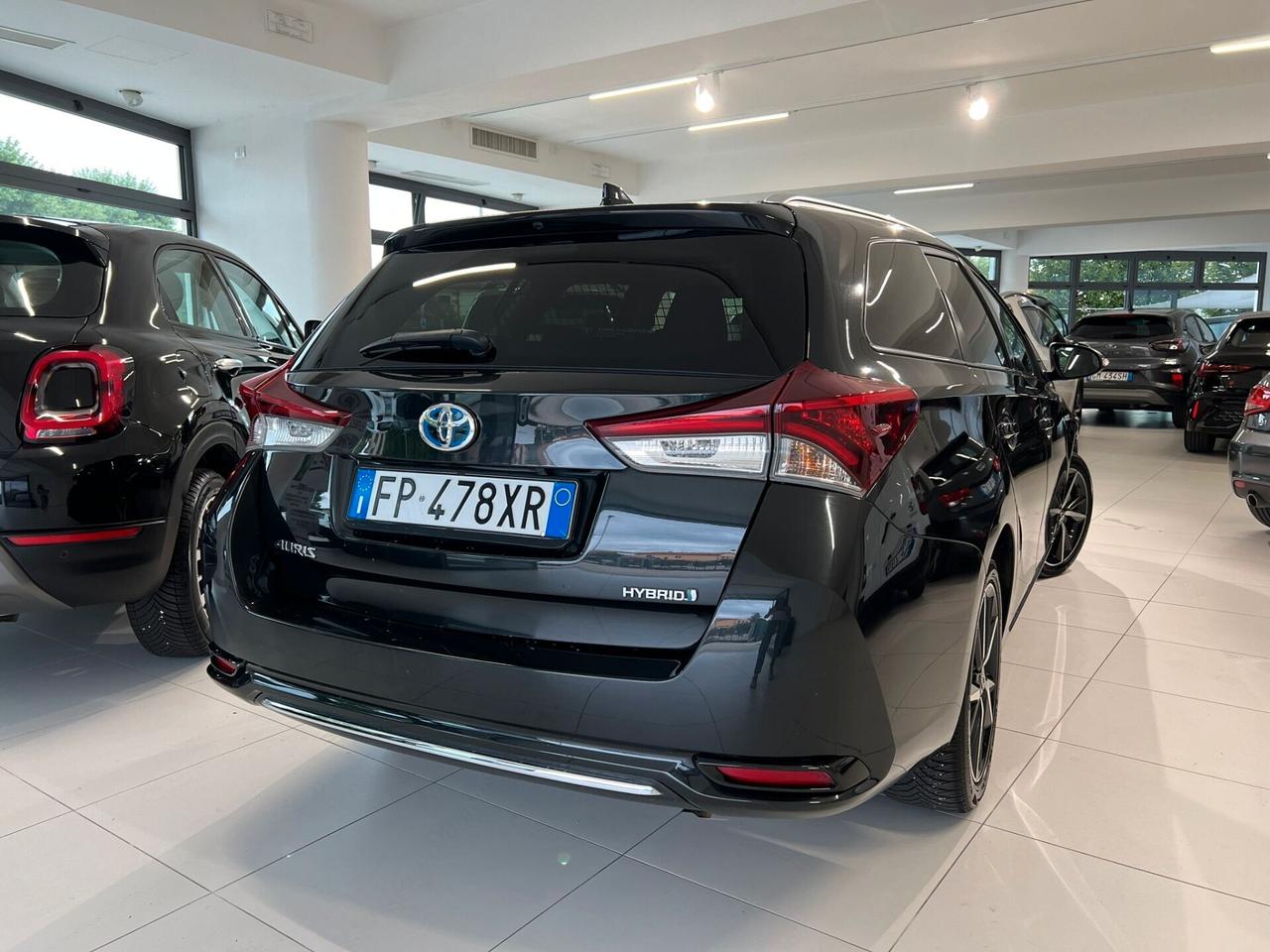 Toyota Auris Touring Sports 1.8 Hybrid Black Edition