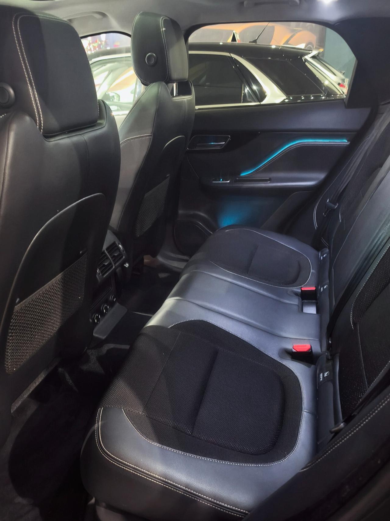 Jaguar F-Pace 2.0 D 180 CV AWD aut. R-SPORT 2018