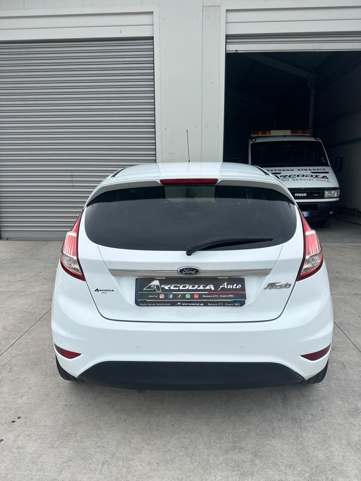 Ford Fiesta 1.5 TDCi 75CV 5 porte Black & White Edition