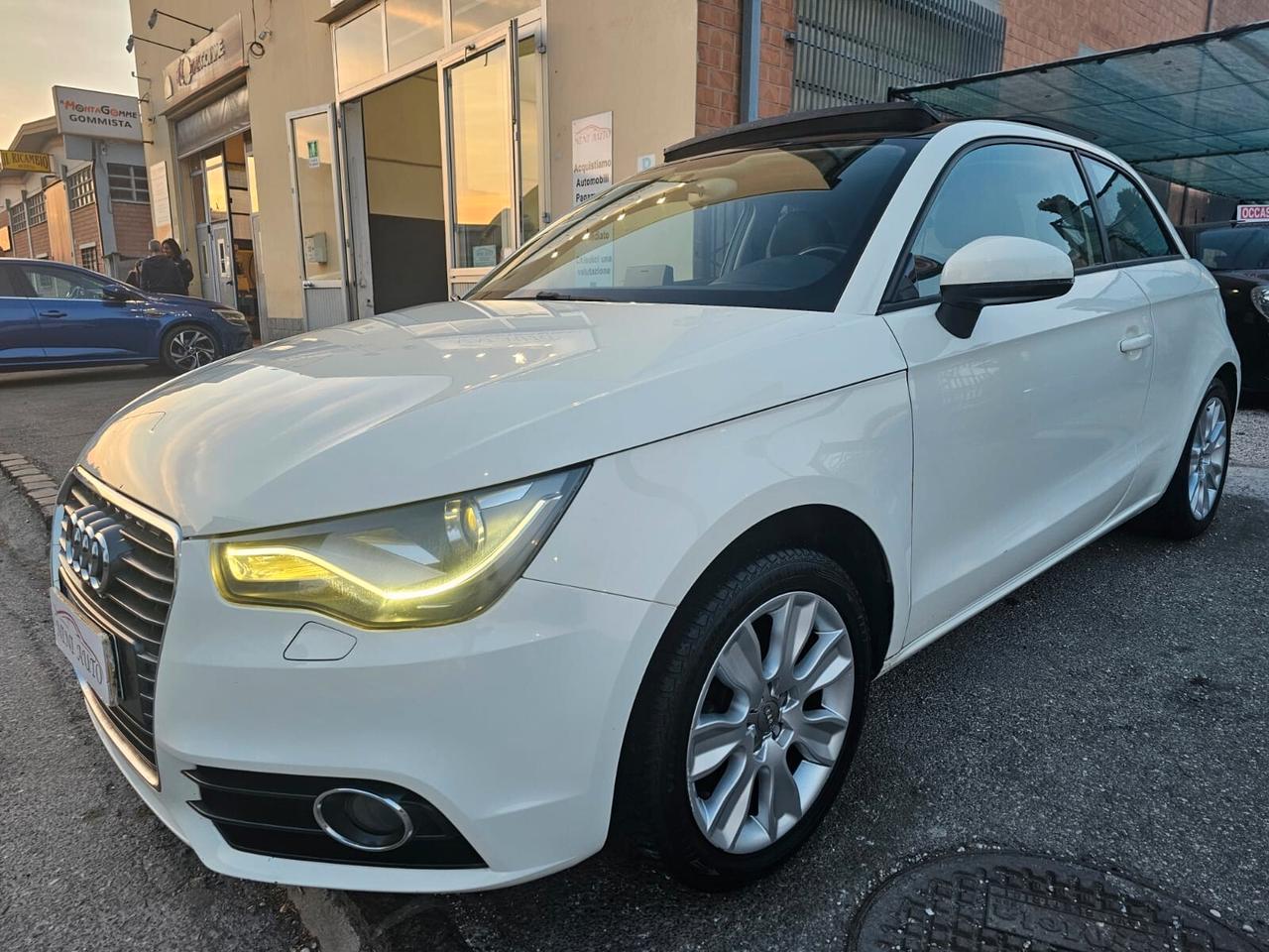 Audi A1 1.6 TDI 90cv Ambition*Tetto*Bi-Xeno*Led*Euro5*Neop