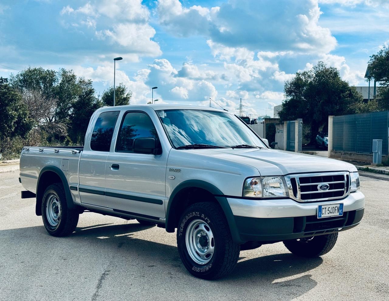 Ford Ranger 2.5 TDI (109CV) 4p. Super Cab Pick-up XL