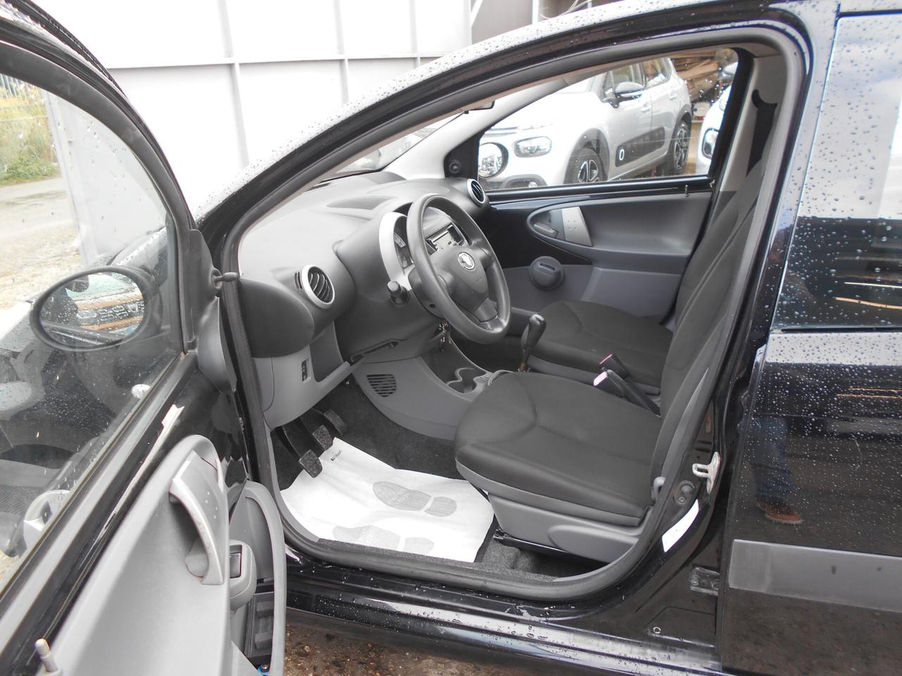Toyota Aygo 1.0 12V VVT-i 5 porte Now