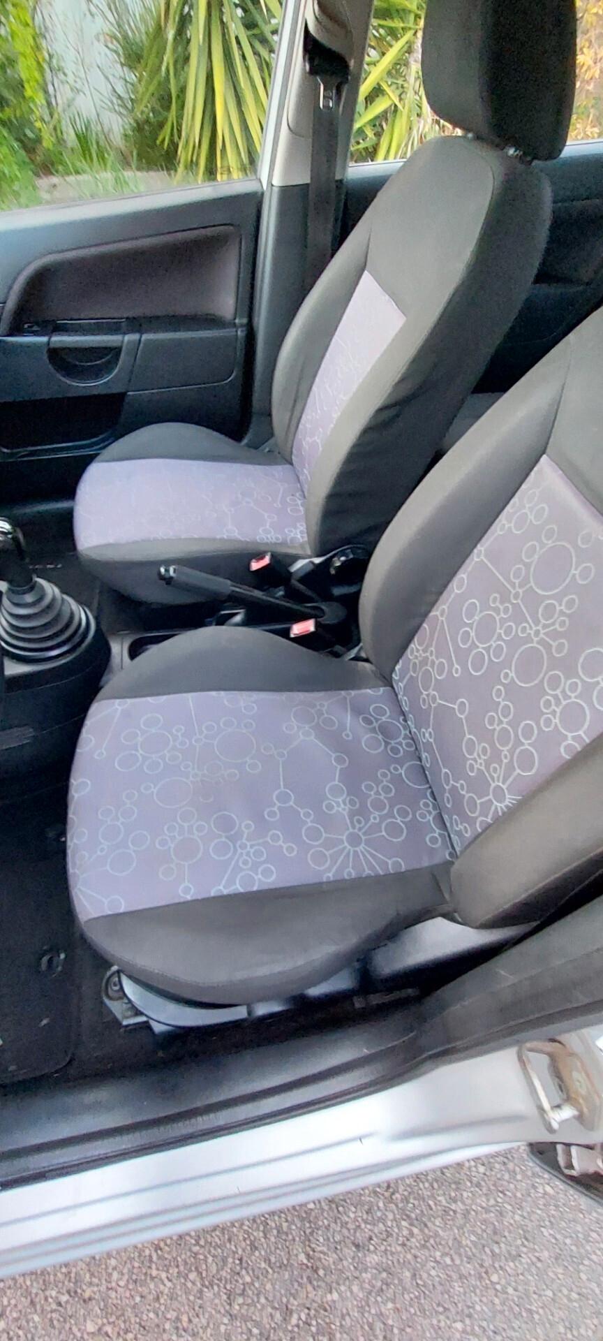 FIESTA 1,4 DIESEL 70 CV X NEOPATENTATI LEGA GOMME NUOVISSIME IMPECCABILE