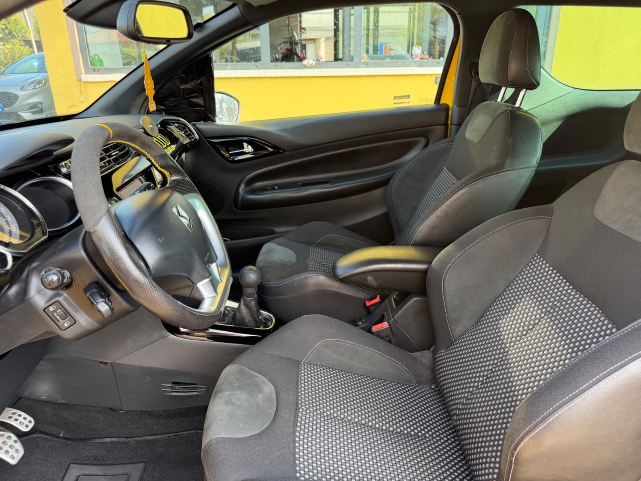 Ds DS3 3 1.6 VTi 120 Just Black