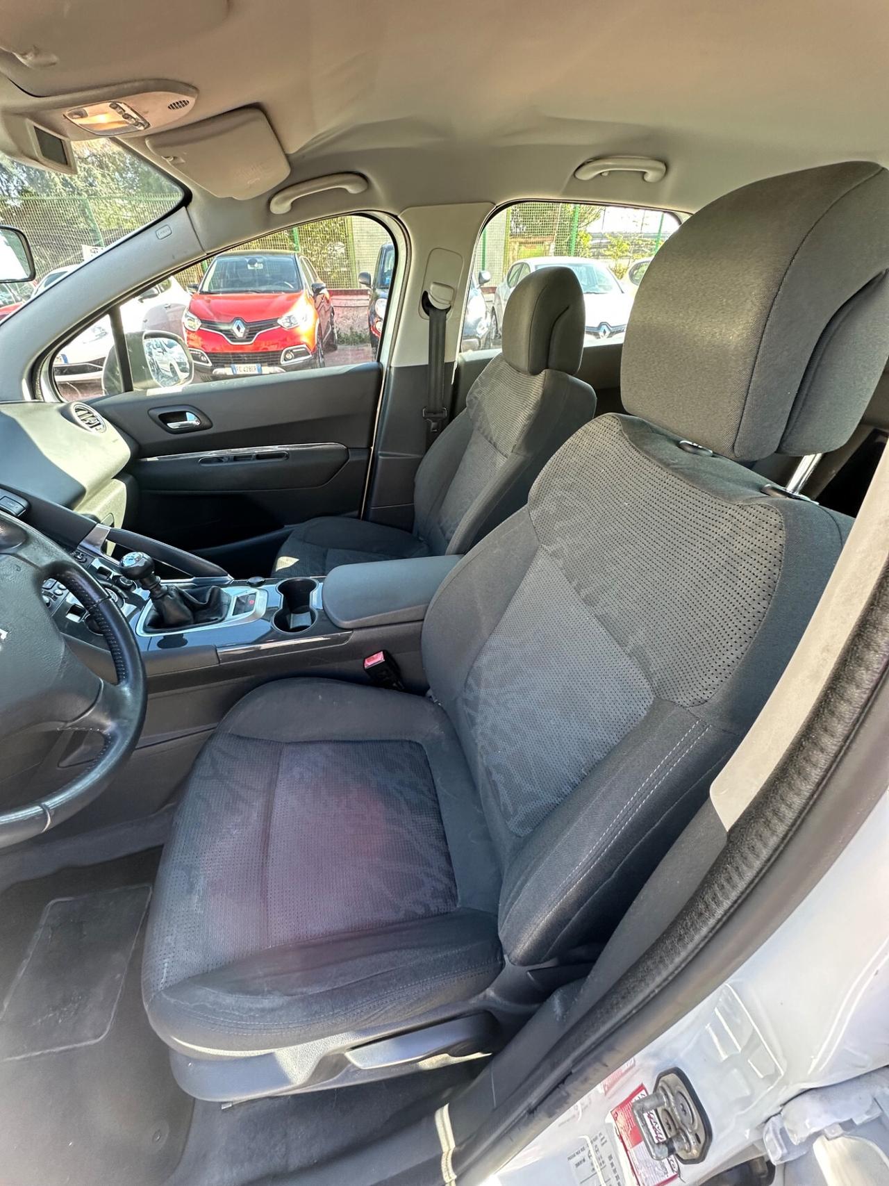 Peugeot 3008 1.6 HDi 115CV Business