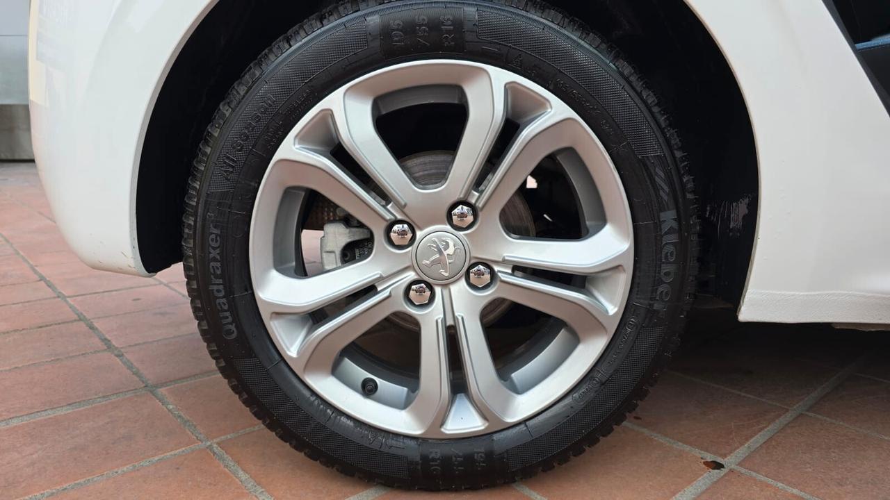 Peugeot 208 1.6 e-HDi 92 CV Stop&Start 5 porte Allure
