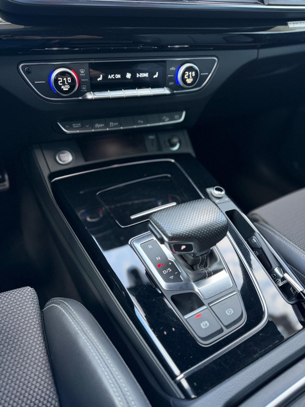 Audi Q5 Sportback 40 2.0 Tdi 204CV SLINE quattro