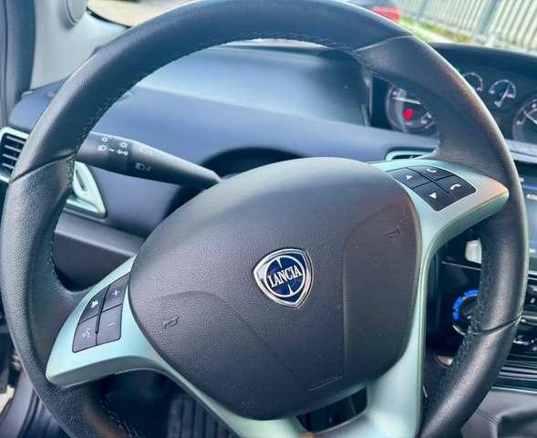 Lancia Ypsilon 1.0 FireFly 5 porte S&S Hybrid Platino