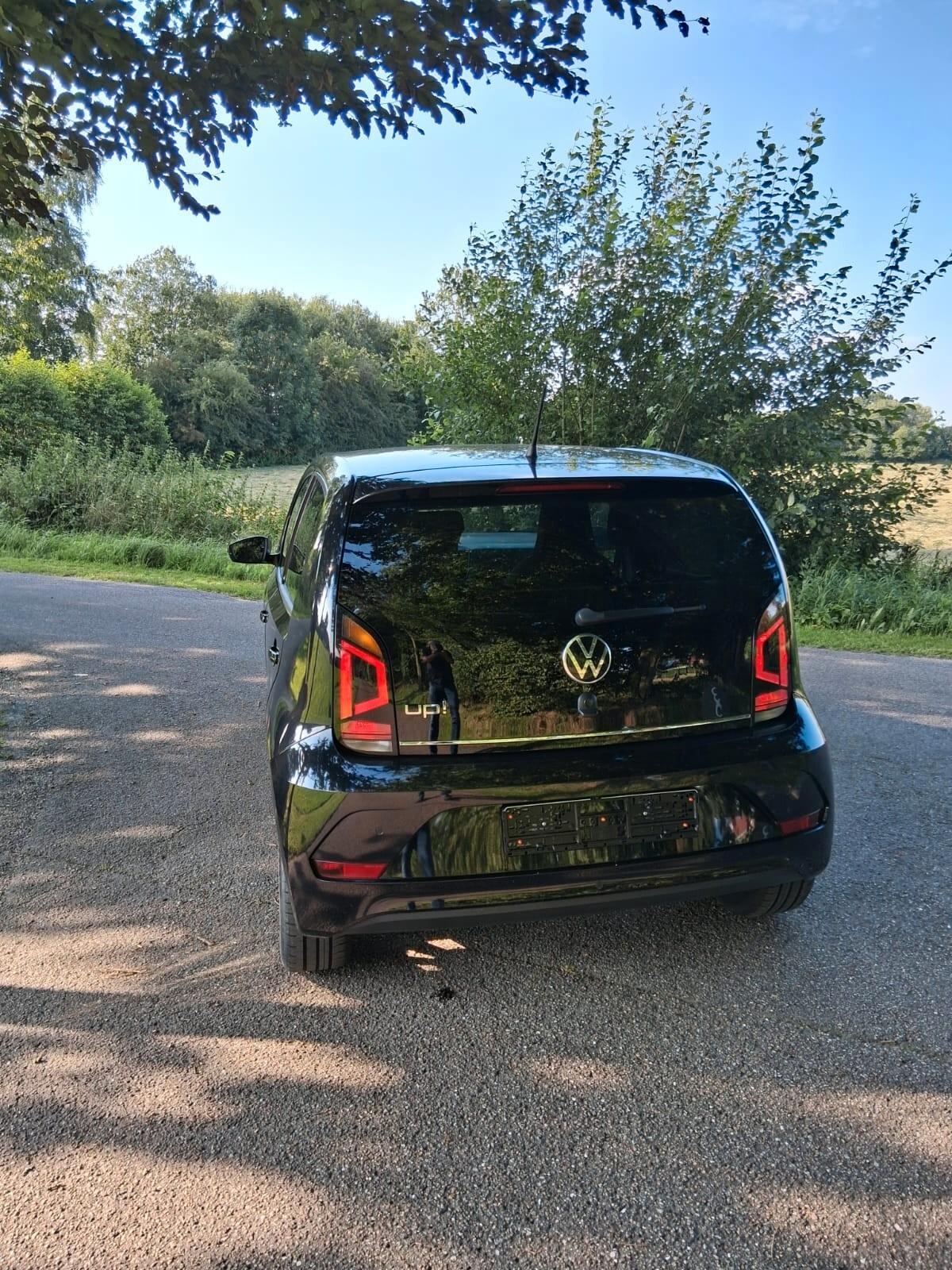 Volkswagen up! 1.0 5p. modello active