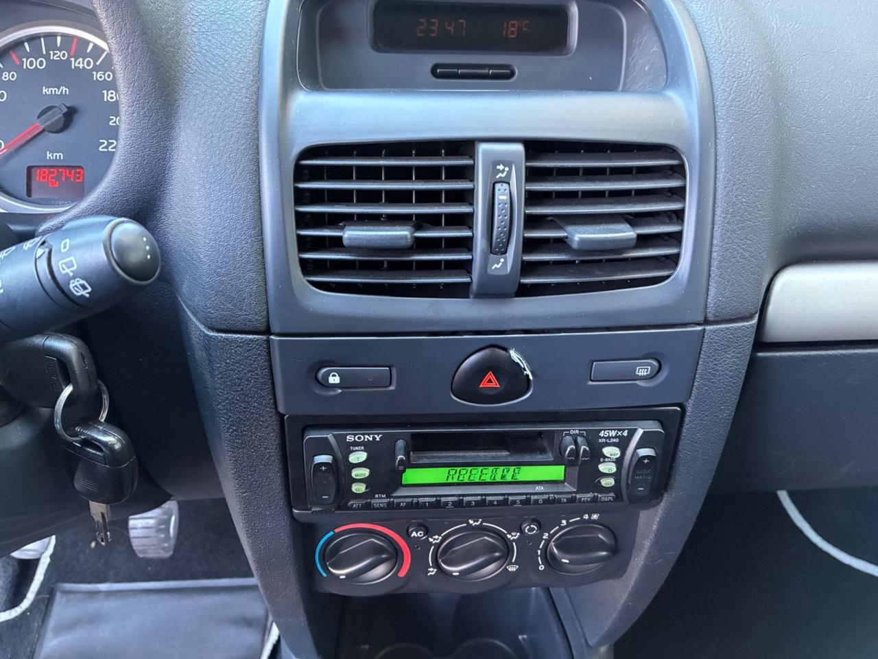 Renault Clio 1.2 3p 16v OK Neo Patentati